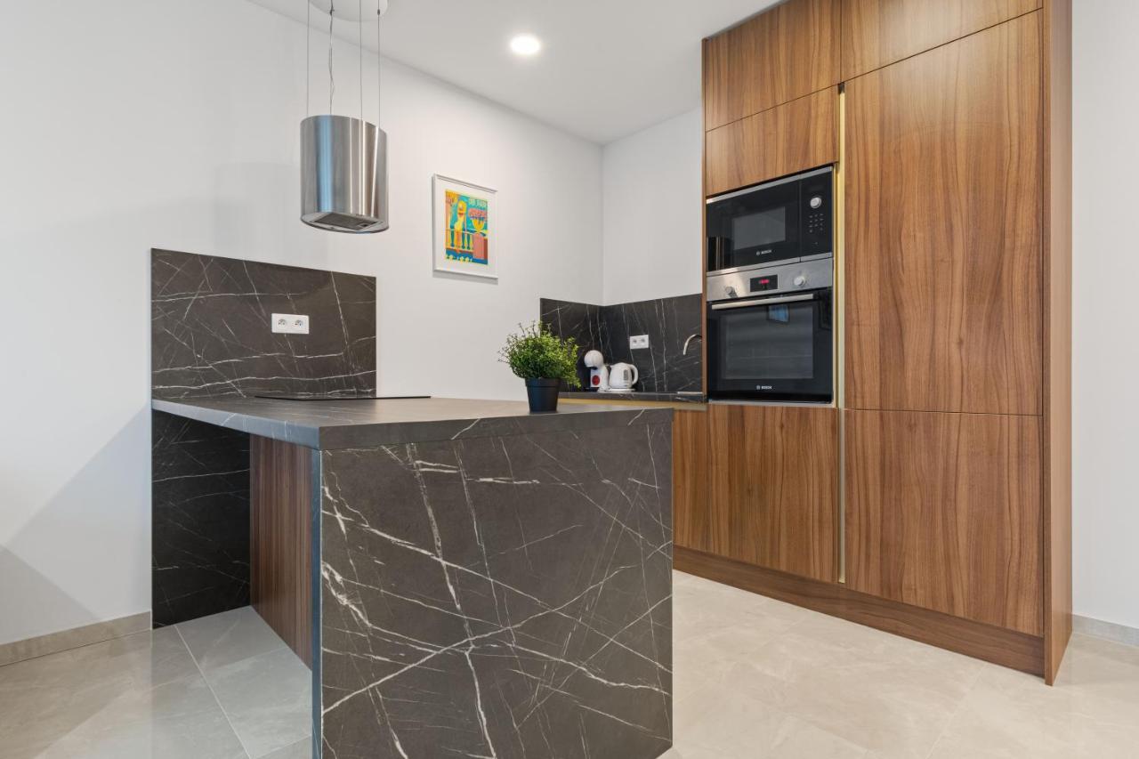 Lam Jegeho Alej - Jacuzzi - Free Parking Apartment Bratislava Exterior photo