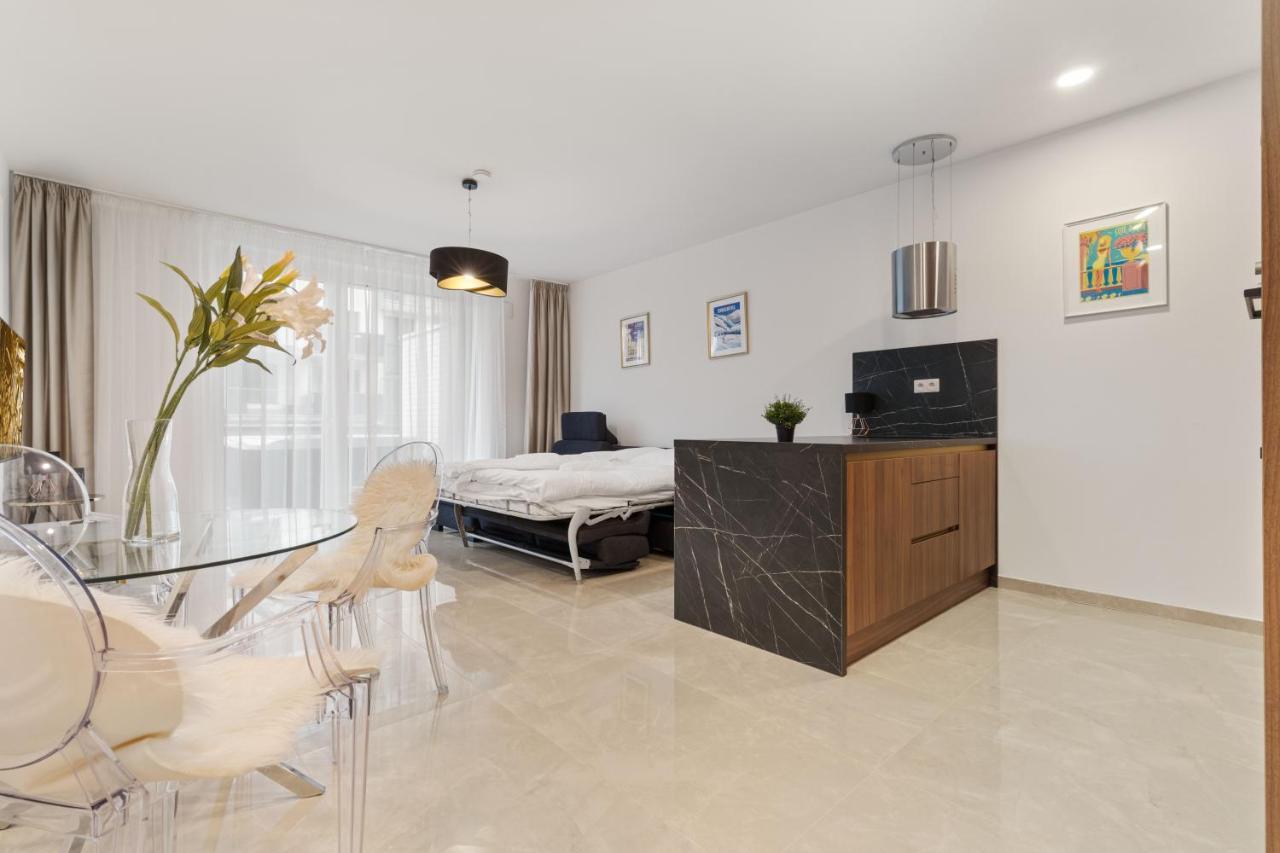 Lam Jegeho Alej - Jacuzzi - Free Parking Apartment Bratislava Exterior photo